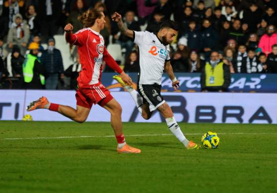 Manolo Adamo è nel mirino dello Spezia ma partirà solo in caso di offerta favorevole foto Zanotti