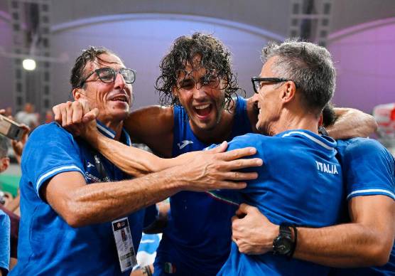 La gioia per il trionfo europeo di Gianmarco Tamberi e Giulio Ciotti (primo da sinistra)