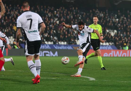 Il gol annullato a Gianluca Frabotta in Cesena-Monza (foto Gianmaria Zanotti)