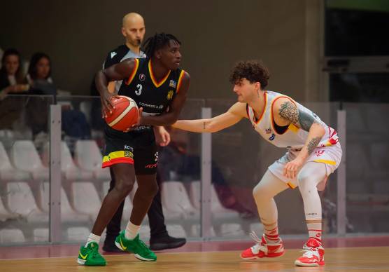 Paolin in fase difensiva (foto Fiorentini)