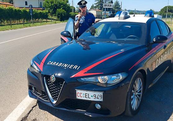Sul posto sono intervenuti i Carabinieri di Imola