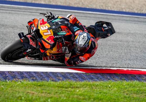MotoGp, prima vittoria in carriera di Acosta con Bezzecchi sempre terzo