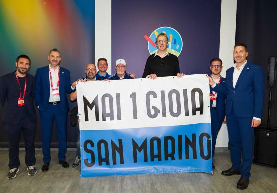 Calcio, “Mai 1 gioia”: la Federazione regala uno striscione ai tifosi della Nazionale di San Marino