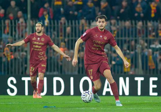 Il centrocampista Lorenzo Lonardi foto MASSIMO FIORENTINI