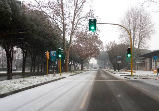 La situazione ieri mattina in via Mattei (foto Massimo Fiorentini)