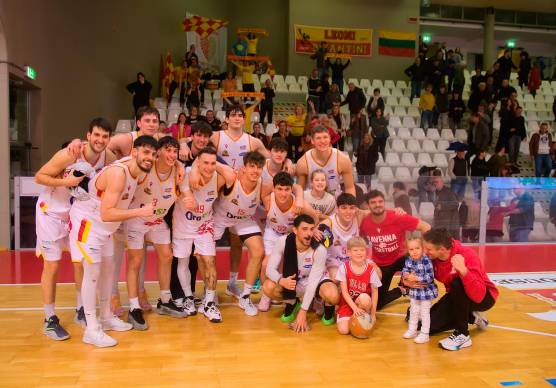 La grande festa dell’OraSì dopo il prezioso successo di sabato scorso con la Luiss foto massimo fiorentini