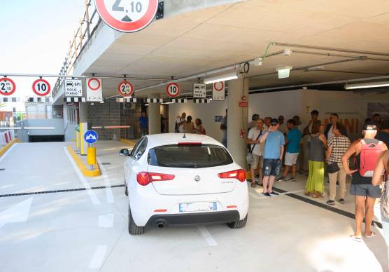 Il nuovo parcheggio Marvelli il giorno dell’inaugurazione (Gallini)