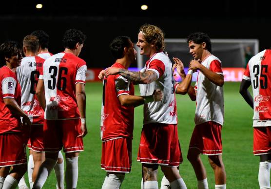 L’esultanza della formazione biancorossa al gol di Luca Munaretti (foto FABIO BLACO)