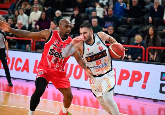 Pietro Aradori aveva già segnato 31 punti nove anni fa foto fabio blaco