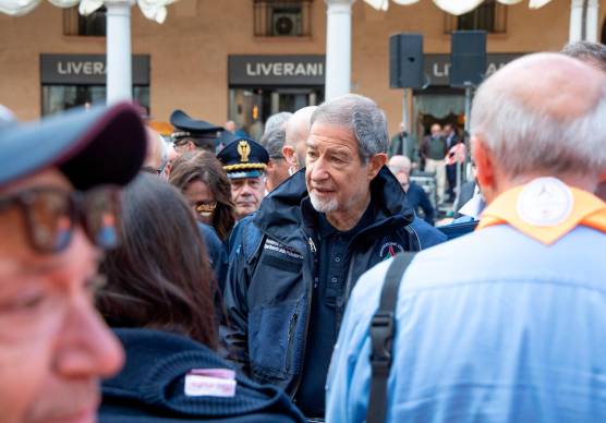 Il ministro della Protezione Civile Nello Musumeci a Faenza (Foto Mauro Monti Mmph)