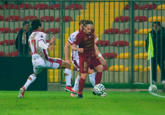 Paolo Rrapaj, capitano di un Ravenna primo in classifica (foto Massimo Fiorentini)