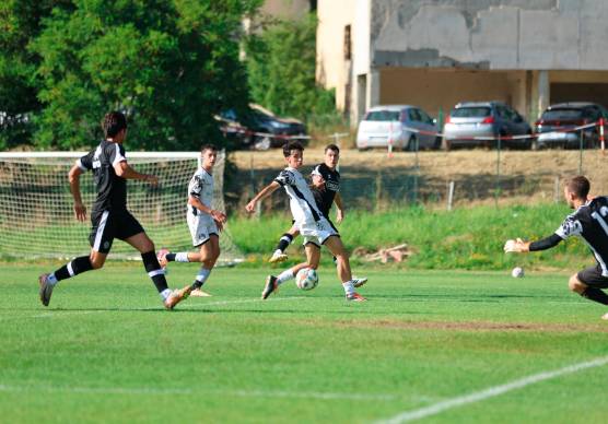 Cristian Shpendi si appresta a segnare il gol dell’1-0 su assist di Dimitri Bisoli (foto Gianmaria Zanotti)