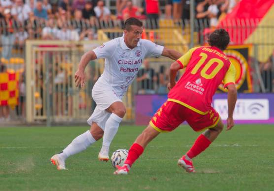 Donati in azione contro il Bra (Fiorentini)