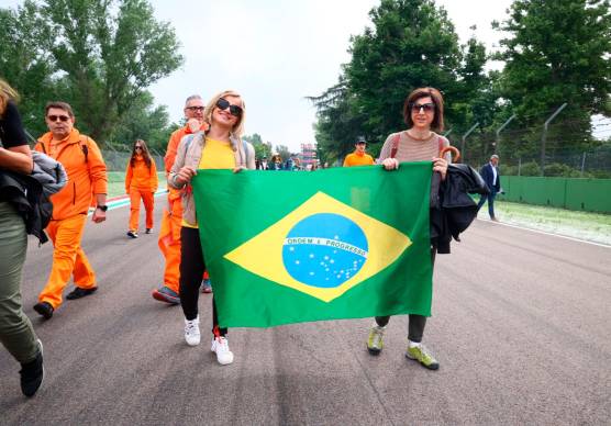 E’ iniziato il lungo Senna Day in autodromo (Foto e video Mauro Monti Mmph)