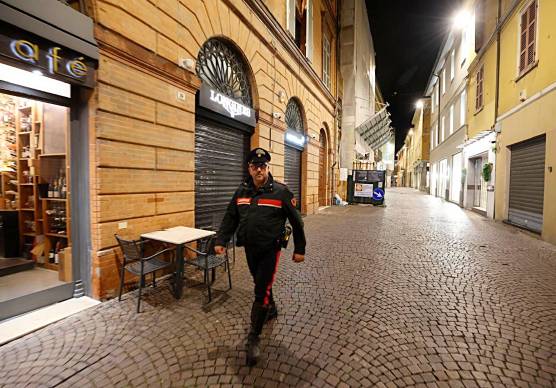 L’intervento delle forze dell’ordine martedì sera dopo l’accoltellamento in centro