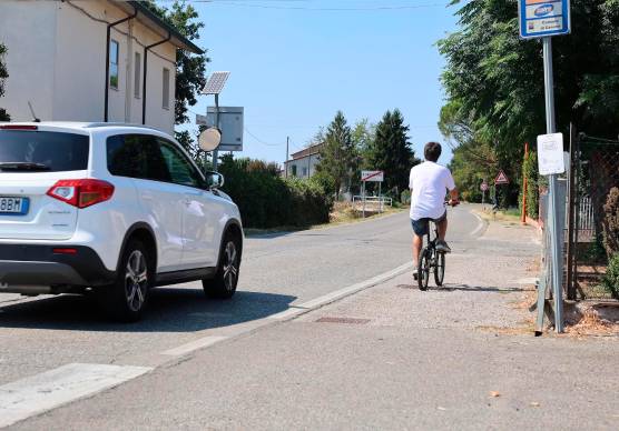 Pedalate pericolose lungo via San Cristoforo