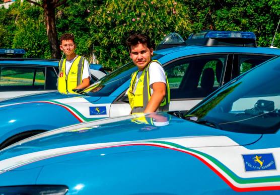 Rimini, i giovani di “On The Road” nella scorta del Papa: un’esperienza unica con la Polizia Stradale
