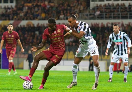 Joshua Tenkorang in azione (Fiorentini)