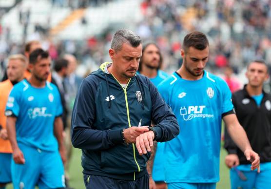 Andrea Camplone nel giorno dell’esonero dopo Pro Vercelli-Cesena 5-2 (foto Gianmaria Zanotti)