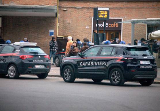 Immediato l’intervento delle forze dell’ordine per calmare gli animi (Foto Massimo Fiorentini)