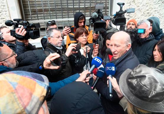 L’avvocato Marco Martines, difensore di Luca Spada, prima dell’inizio dell’interrogatorio (Foto Fabio Blaco)