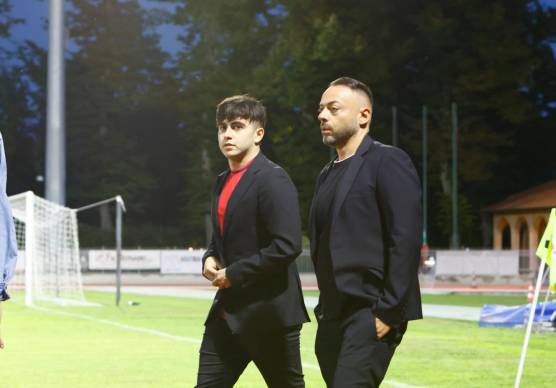 Riccardo Sarti, interessato all’acquisto dell’Imolese, e Ulisse Savini, tornato il 2 ottobre proprietario unico del club all’insaputa di tutti (foto mmph)