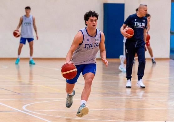 Da sinistra Alberto Fragonara e Alberto Vettori in azione nello stage azzurro all’Acquacetosa per i giocatori Under 22 di B Nazionale