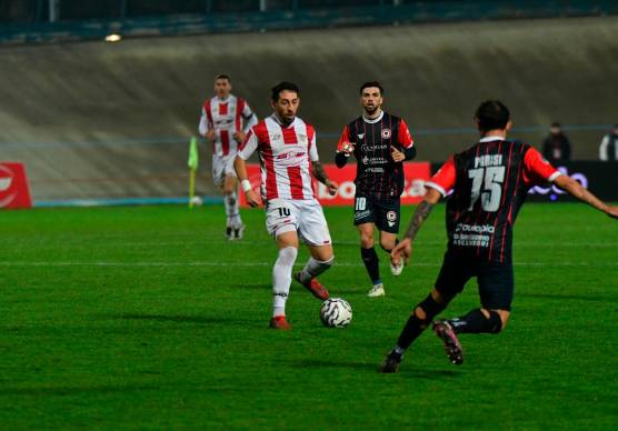 L’attaccante Davide Macrì in azione (foto FABIO BLACO)