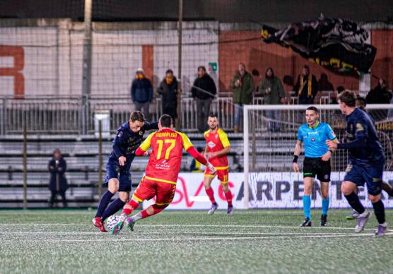 Manuel Fischnaller cerca di liberarsi di Alessandro Fiordaliso del Bra (Chianese)