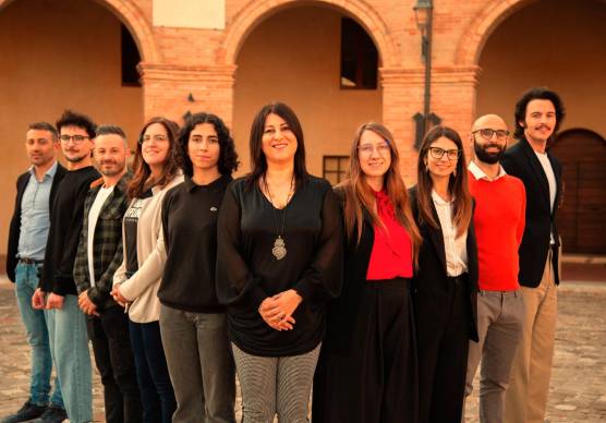 La sindaca Mele, al centro, con i suoi consiglieri che non la sostengono più