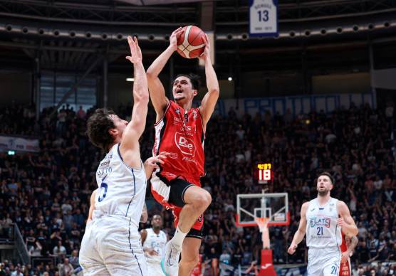 Dole incompiuta a Bologna: il primo posto è ormai andato (78-76)