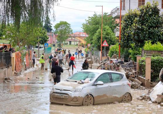 Legacoop: “L’alluvione ha colpito 86mila romagnoli ma meno del 2% è riuscito ad avviare la pratica per i rimborsi”