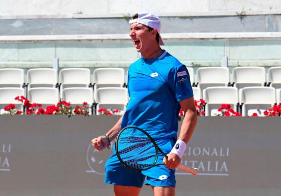 Federico Bondioli esulta dopo aver eliminato in rimonta in tre set l’americano Emilio Nava