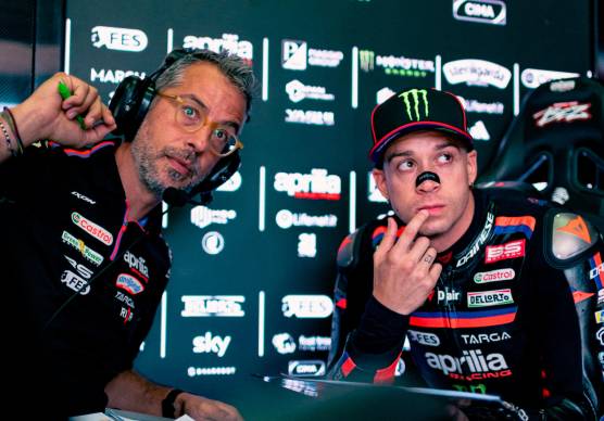 Marco Bezzecchi (a destra) con il capotecnico Francesco Venturato