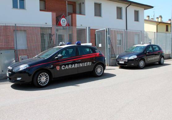 Massa Lombarda, pensionata di 78 anni ruba la borsa a una 83enne all’uscita dal supermercato