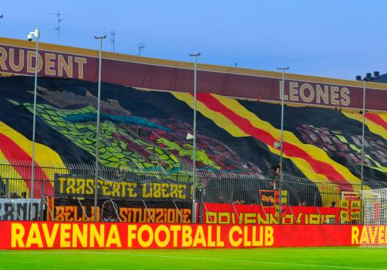 La Curva Nord dello stadio Benelli, il feudo del tifo ravennate foto MASSIMO FIORENTINI