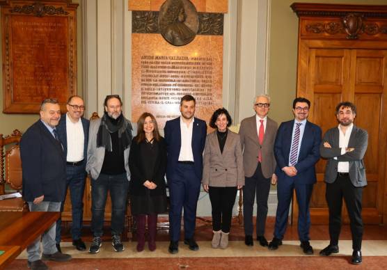 Da sinistra Andrea Neri, Paolo Tarlazzi, Federico Lari, la dg Agostina Aimola, il sindaco Marco Panieri, Sabrina Gabrielli, Pietro Fusaroli, Claudio Campa e Riccardo Solmi