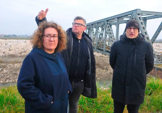 La sottosegretaria Manuela Rontini insieme al commissario straordinario Fabrizio Curcio in un sopralluogo dei mesi scorsi a Sant’Agata sul Santerno