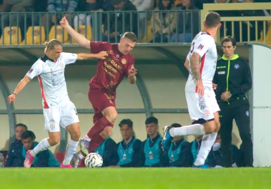 L’attaccante ravennate Pierluca Luciani (foto MASSIMO FIORENTINI)