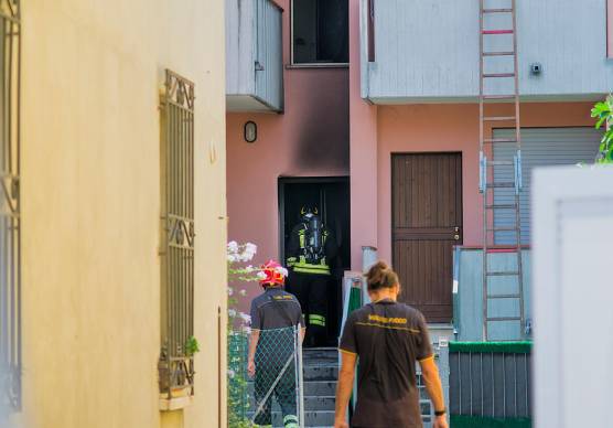 L’intervento dei vigili del fuoco (foto Fiorentini)