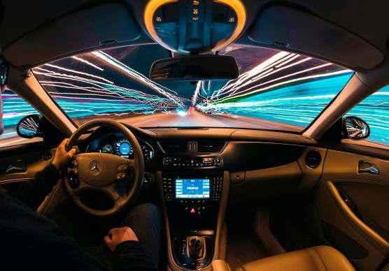 Rimini, ubriaco sull’Adriatica: “Ho dimenticato la patente a casa”. Invece non l’ha mai avuta e becca oltre 5mila euro di multa