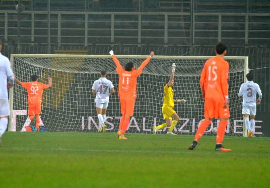 La rete di Bonetti che porta avanti il Renate nel primo tempo (foto MASSIMO FIORENTINI)