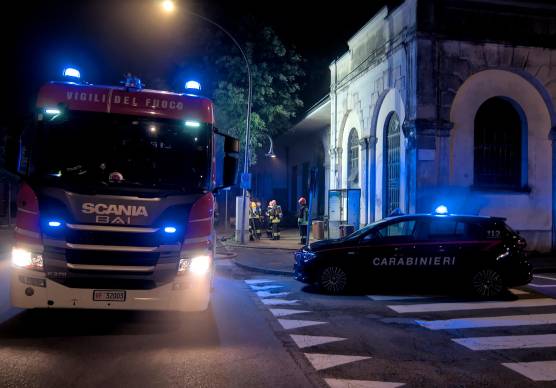 Incendio con tanto fumo al mercato coperto di Russi GALLERY