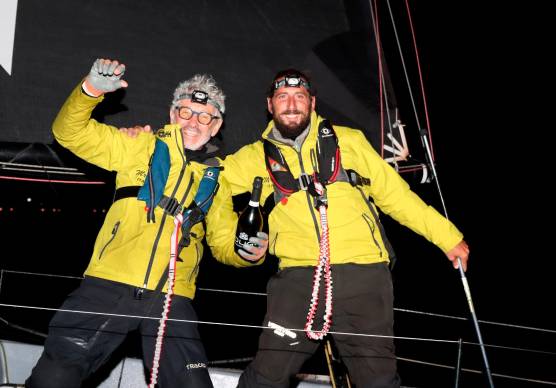L’equipaggio di Mr Hyde esulta dopo la vittoria