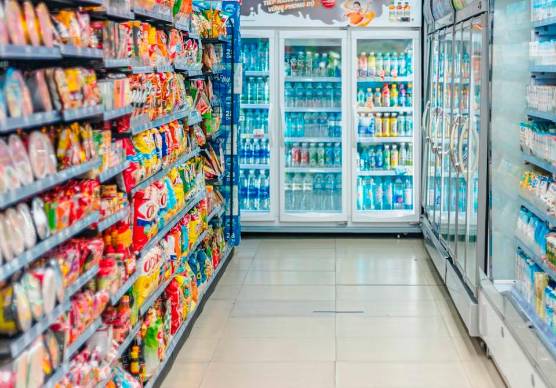 Rimini, stretta su bazar e minimarket: “Al vaglio con associazioni di categoria”