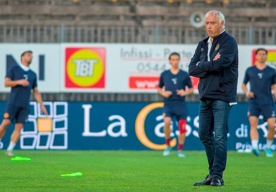 La prossima settimana il Ravenna dovrebbe annunciare la conferma del tecnico Davide Mandorlini (Fiorentini)