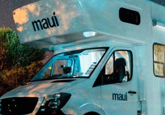 Rimini, rompe il finestrino di un camper usando la sella di una bici e ruba due orologi: 20enne arrestato