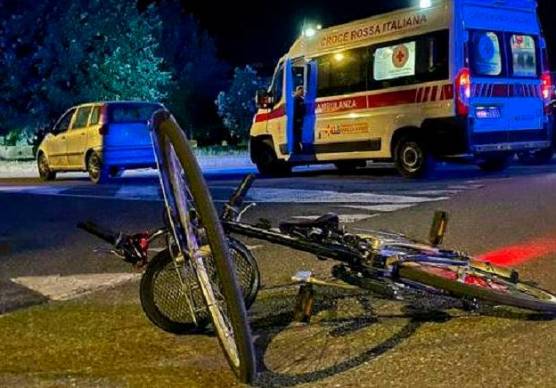 Cesena, incidente al semaforo: morto il ciclista