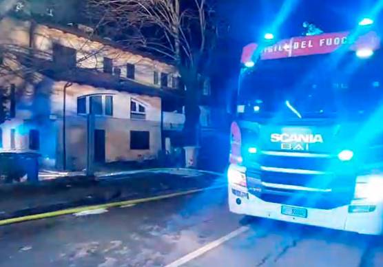 Forlì, incendio in una villetta. Un piano dichiarato inagibile VIDEO