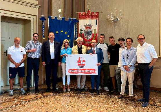 La Pallacanestro 2.015 Forlì lancia “Rete biancorossa”: il basket entra nei negozi del centro